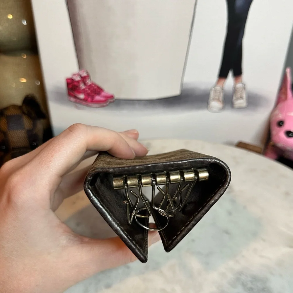 Gucci GG Canvas Britt Key Holder - Picture 11 of 12